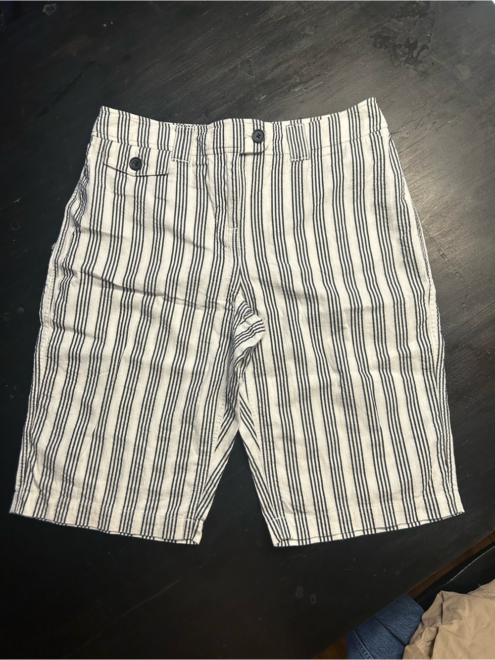 Jones New York White Shorts with Black Vertical Stripes size 6